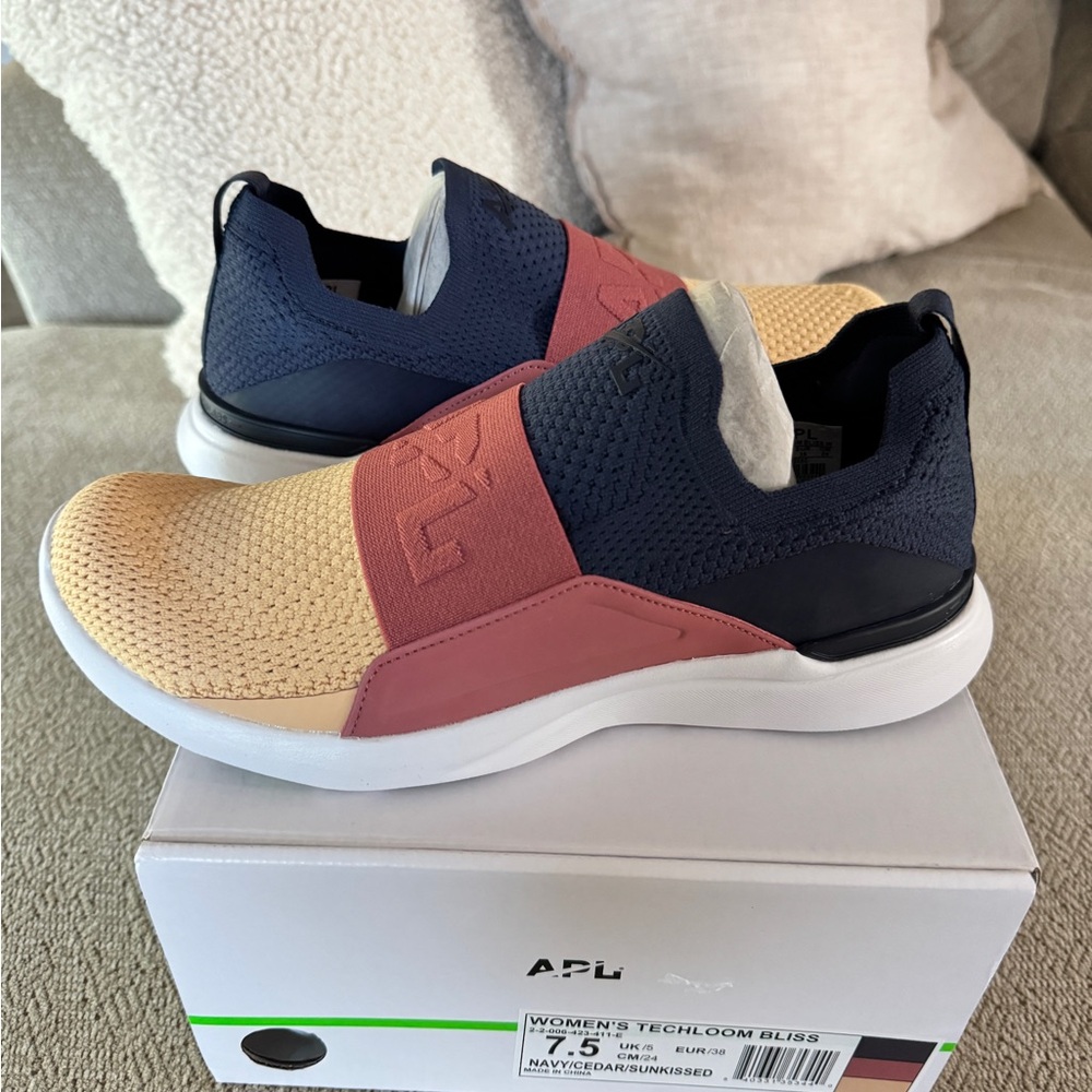 APL Women's TechLoom Bliss Size 7.5